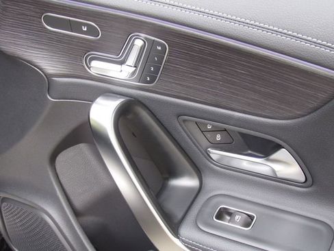 Used 2023 Mercedes-Benz CLA 250 4MATIC w/ Premium Package image 21