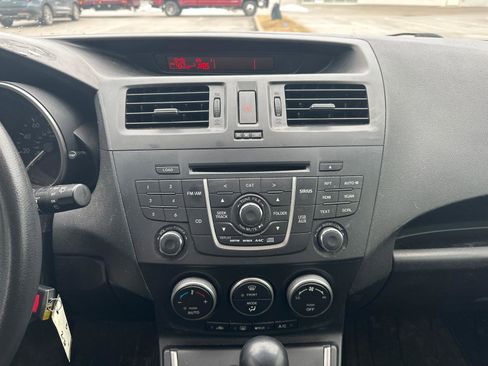 Used 2013 MAZDA MAZDA5 Sport image 16
