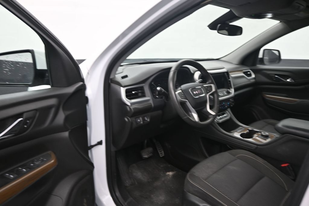 Used 2023 GMC Acadia SLE FWD image 10
