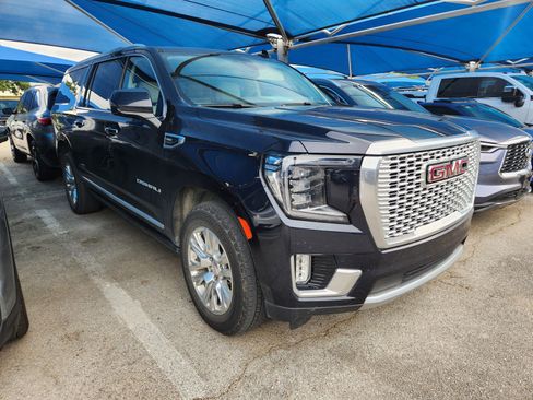 Used 2022 GMC Yukon XL Denali AWD/4WD image 1