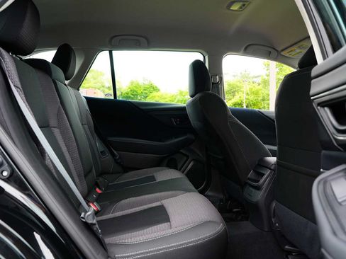 Used 2025 Subaru Outback AWD/4WD image 31
