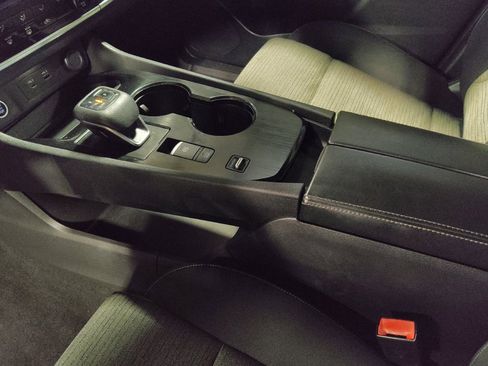 Used 2021 Nissan Rogue S FWD image 26