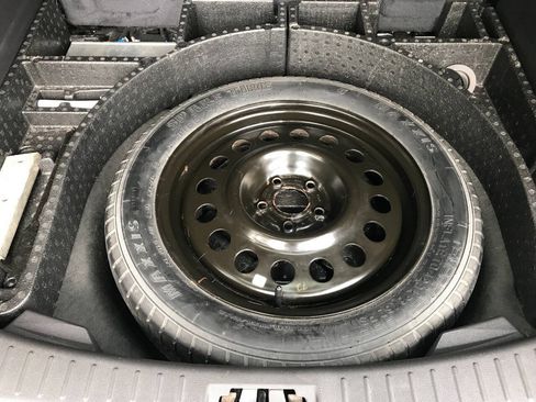 Used 2017 Ford Escape Titanium FWD image 13