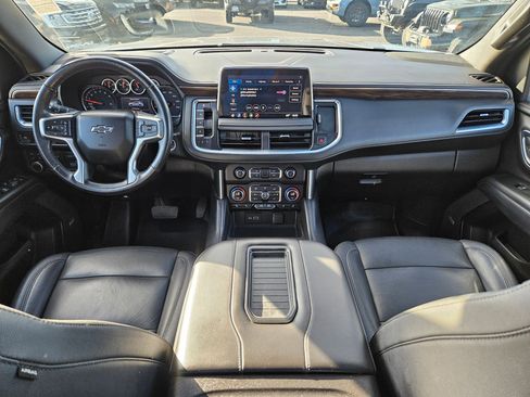 Used 2021 Chevrolet Tahoe Z71 w/ Luxury Package AWD/4WD image 31