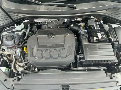 Used 2023 Volkswagen Tiguan SE w/ Panoramic Sunroof Package image 25