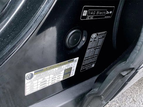 Used 2021 Land Rover Range Rover Velar R-Dynamic S image 21