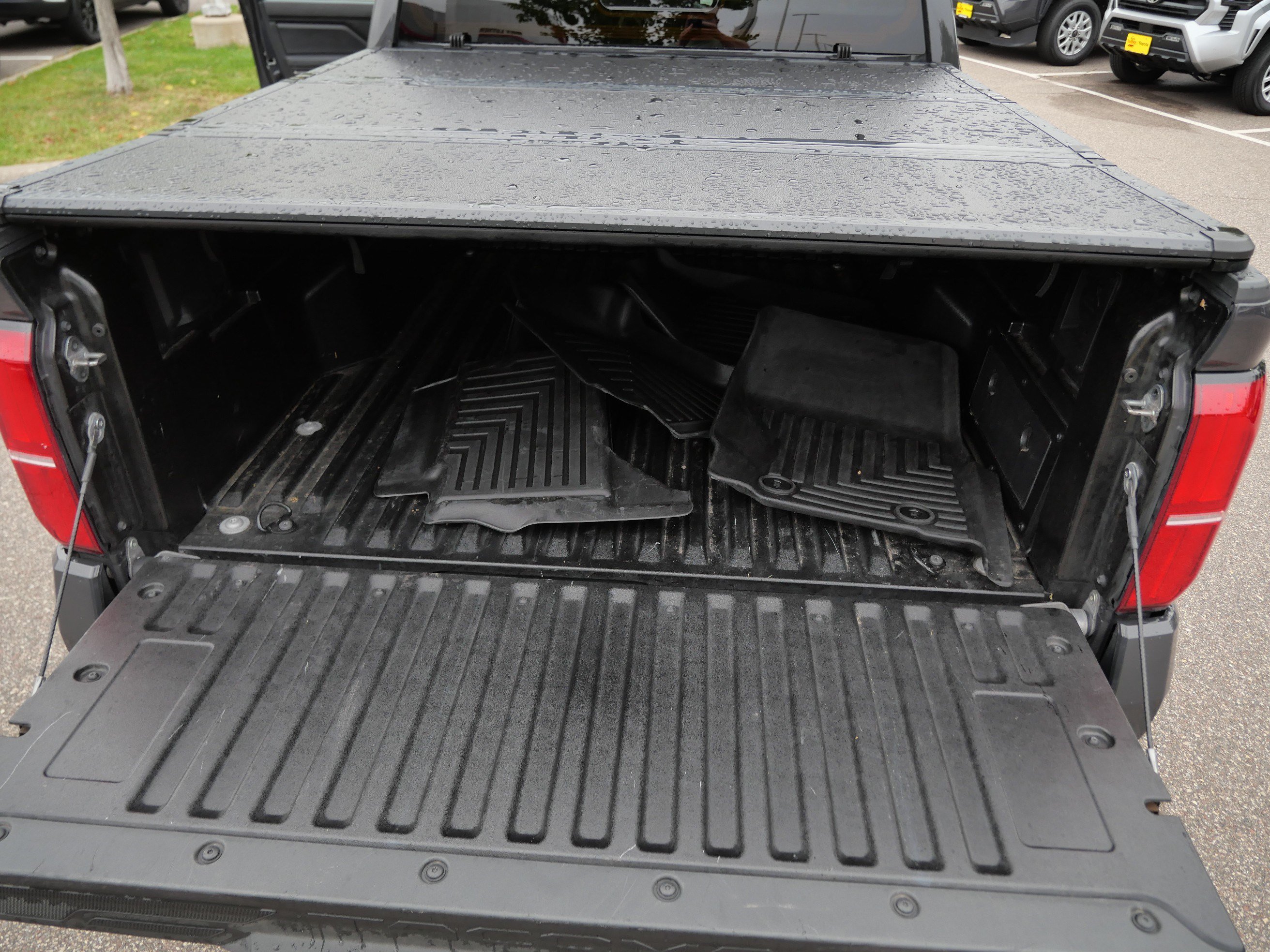 Used 2024 Toyota Tacoma TRD Off-Road w/ TRD Off Road Upgrade Package AWD/4WD image 19