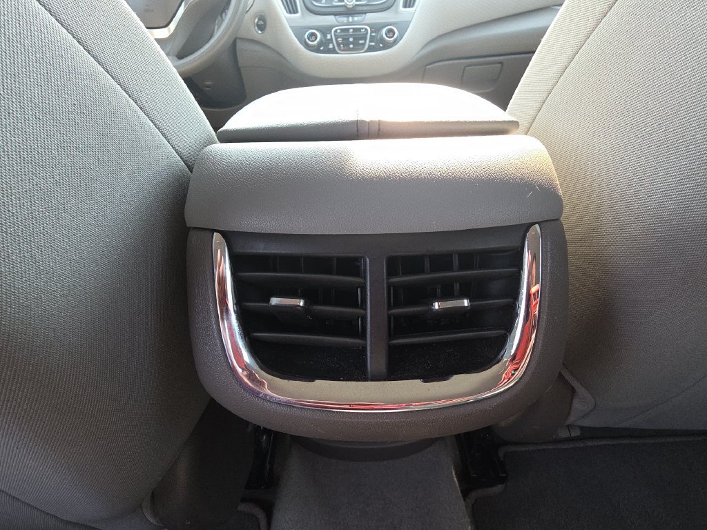 Used 2025 Chevrolet Malibu LT FWD image 30