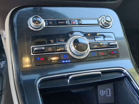 Used 2022 Lincoln Nautilus Reserve image 18