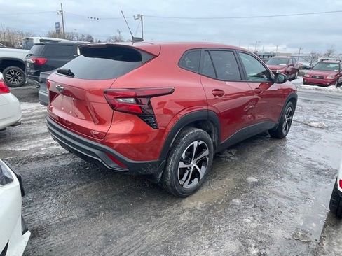 Certified 2024 Chevrolet Trax RS w/ Driver Confidence Package image 7