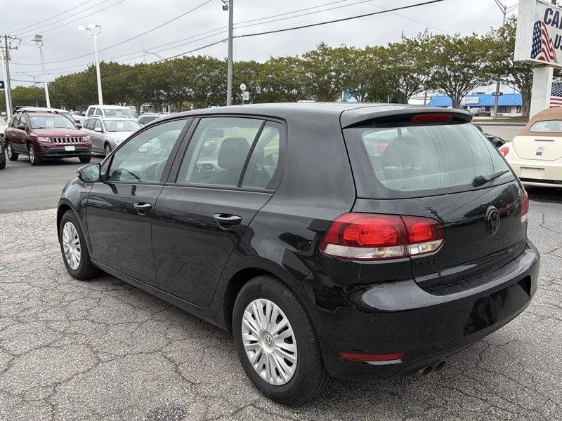 Used 2014 Volkswagen Golf 4-Door FWD image 8