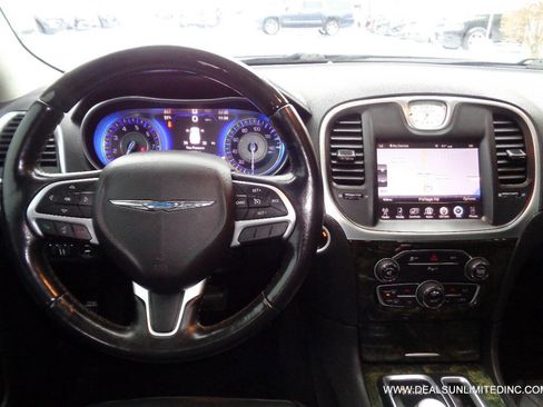 Used 2015 Chrysler 300 C w/ Light Group image 10