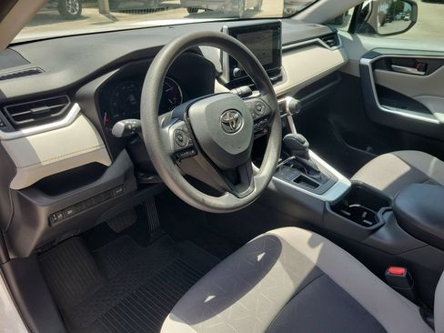 Used 2025 Toyota RAV4 XLE w/ Convenience Package FWD image 16