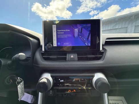 Used 2023 Toyota RAV4 LE FWD image 17