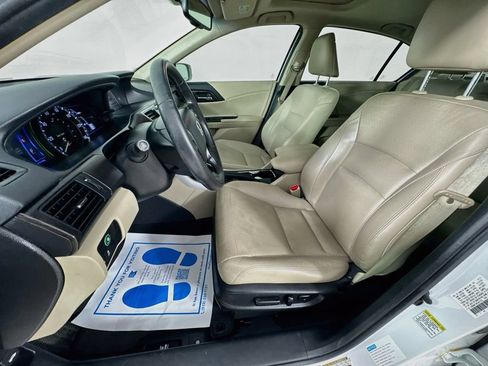 Used 2015 Honda Accord Touring image 25