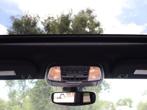 Used 2019 Jeep Grand Cherokee Limited w/ Luxury Group II AWD/4WD image 28