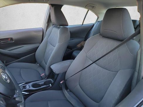 Used 2022 Toyota Corolla LE FWD image 10
