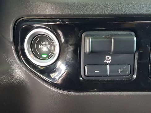 Used 2023 GMC Sierra 1500 SLT w/ SLT Premium Plus Package AWD/4WD image 29