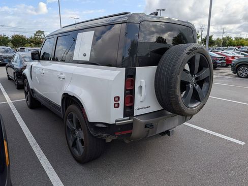 Used 2024 Land Rover Defender 110 X-Dynamic SE AWD/4WD image 4