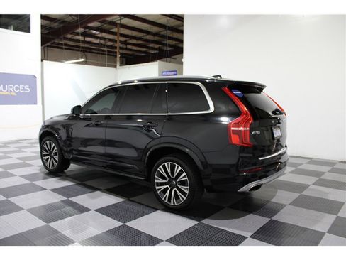 Used 2021 Volvo XC90 T5 Momentum w/ Protection Package Premier image 6