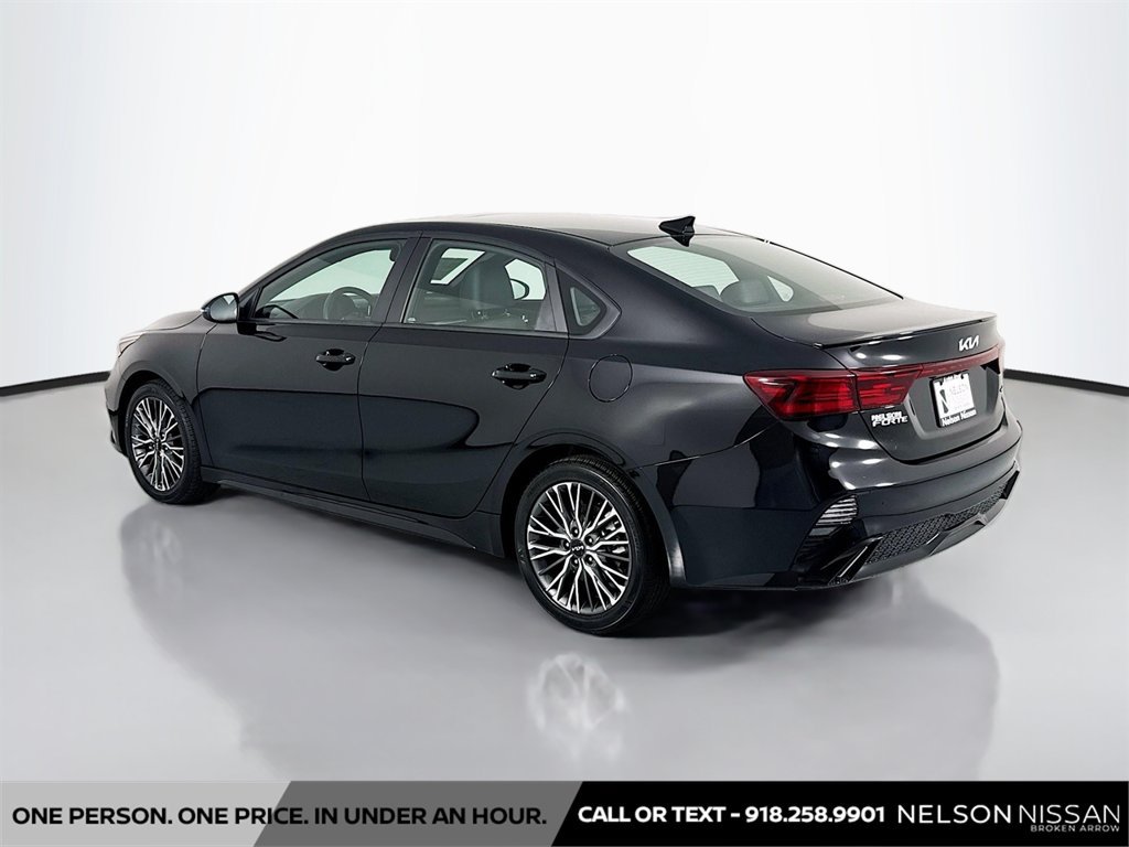 Used 2024 Kia Forte GT-Line w/ GT-Line Premium Package FWD image 7
