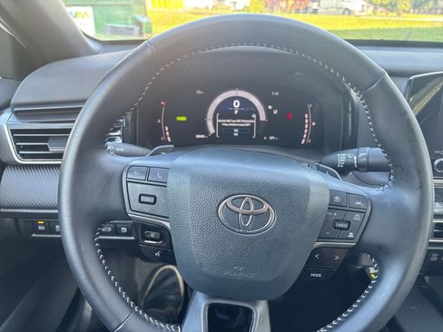 Used 2026 Toyota Camry SE FWD image 34
