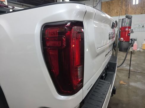 Used 2023 GMC Sierra 2500 Denali w/ Denali Ultimate Package image 32