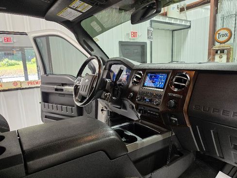Used 2011 Ford F350 Lariat w/ Lariat Interior Pkg AWD/4WD image 14