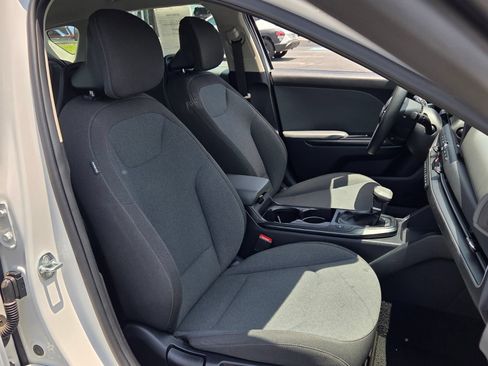 Used 2025 Kia K4 FWD image 16