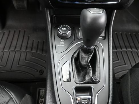 Used 2020 Jeep Cherokee High Altitude image 26