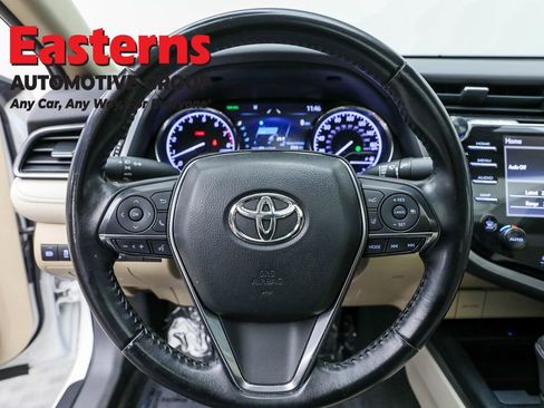 Used 2019 Toyota Camry XLE image 10