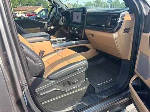 Used 2024 Ford F250 Lariat w/ Black Appearance Package AWD/4WD image 7
