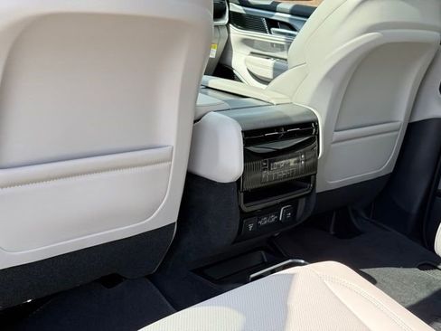 New 2026 Jeep Grand Wagoneer 4WD image 27