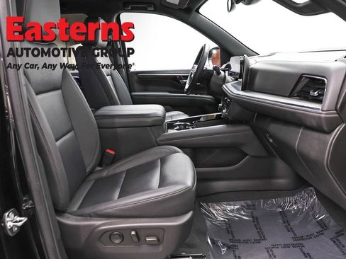 Used 2025 Chevrolet Suburban Z71 AWD/4WD image 26