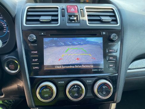 Used 2017 Subaru Forester 2.5i Touring AWD/4WD image 25