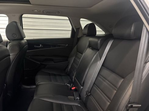 Used 2020 Kia Sorento SX image 22
