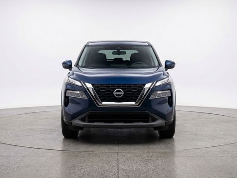 Used 2025 Nissan Rogue SV FWD image 2