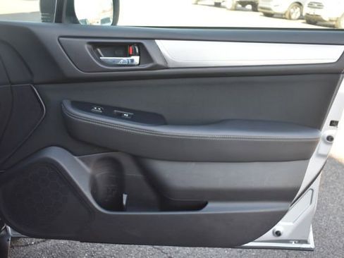 Used 2019 Subaru Outback 2.5i Premium image 39