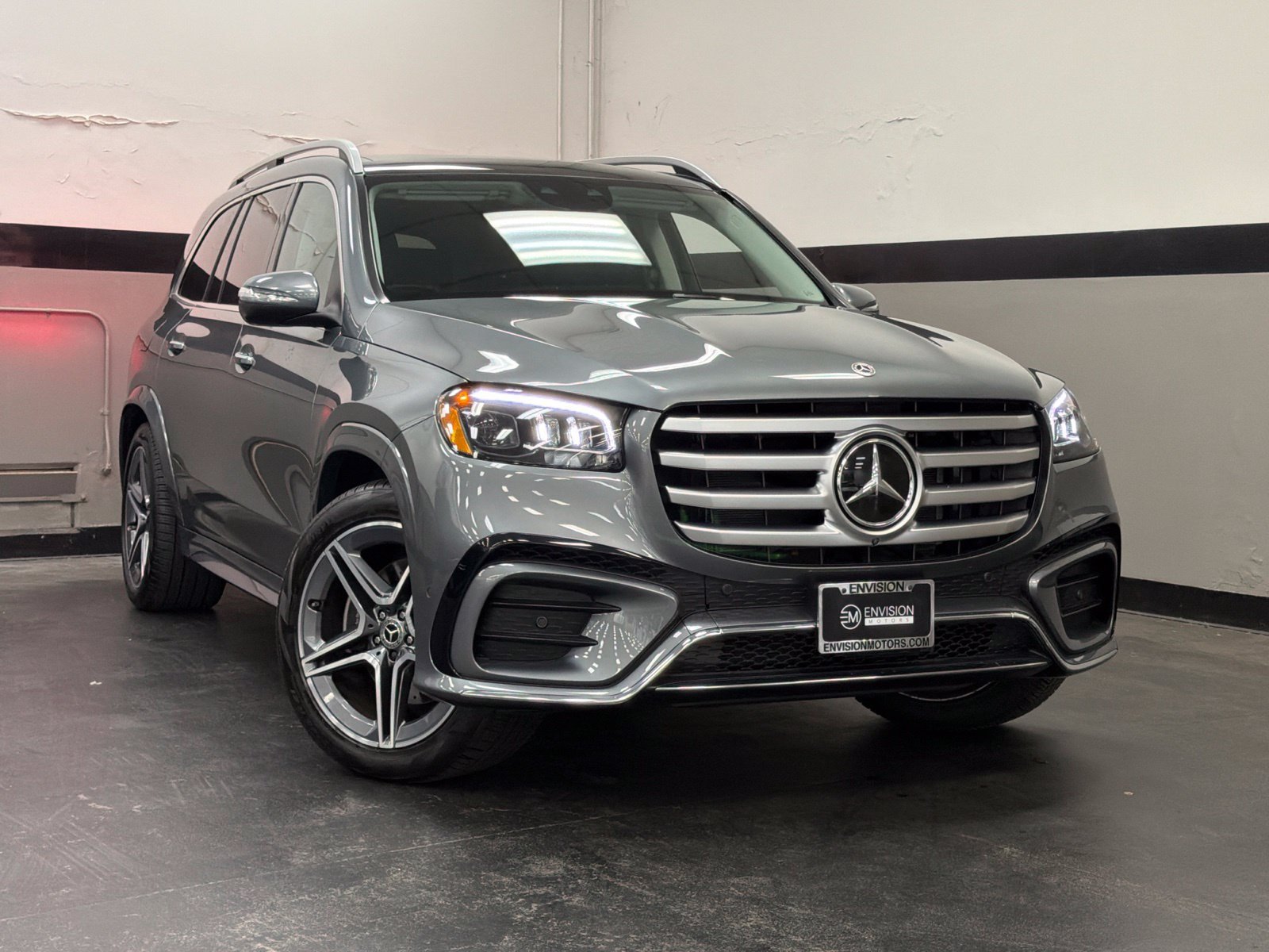 Used 2026 Mercedes-Benz GLS 450 4MATIC image 2