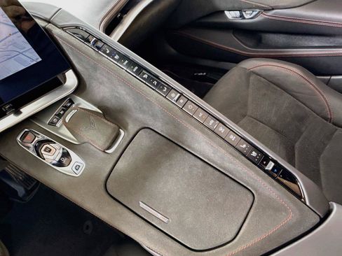 Used 2025 Chevrolet Corvette Z06 RWD image 19