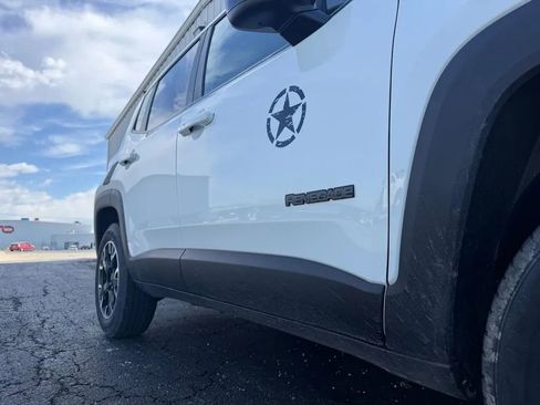 Used 2023 Jeep Renegade Latitude image 10