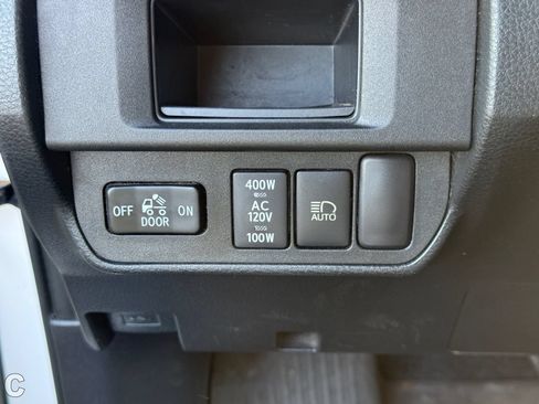 Used 2019 Toyota Tacoma TRD Off-Road w/ Technology Package AWD/4WD image 24