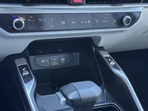 Used 2025 Kia Sorento S w/ Panoramic Sunroof Package image 31