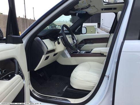 Used 2025 Land Rover Range Rover SE AWD/4WD image 8