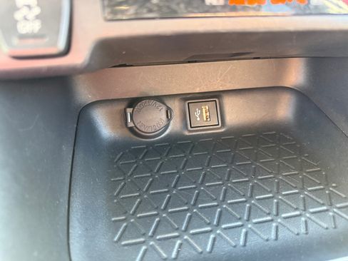 Certified 2025 Toyota RAV4 LE AWD/4WD image 29