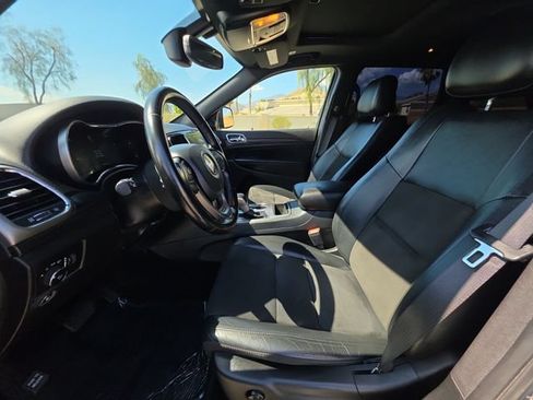 Used 2020 Jeep Grand Cherokee Altitude RWD image 19