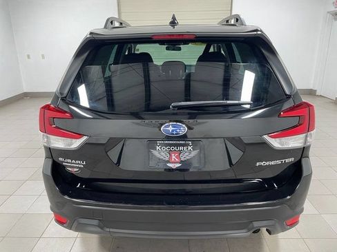 Used 2023 Subaru Forester Premium AWD/4WD image 5
