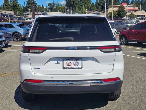 Used 2023 Jeep Grand Cherokee 4WD 4xe image 7