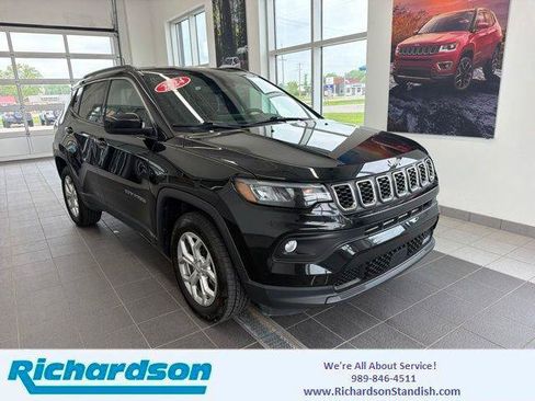 Certified 2024 Jeep Compass Latitude AWD/4WD image 1