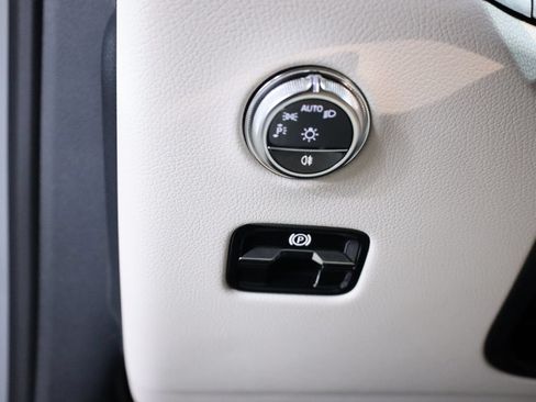 Used 2026 Mercedes-Benz GLC 300 4MATIC image 11